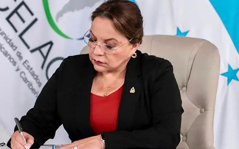 Honduras convoca a cumbre “urgente” de CELAC sobre migración