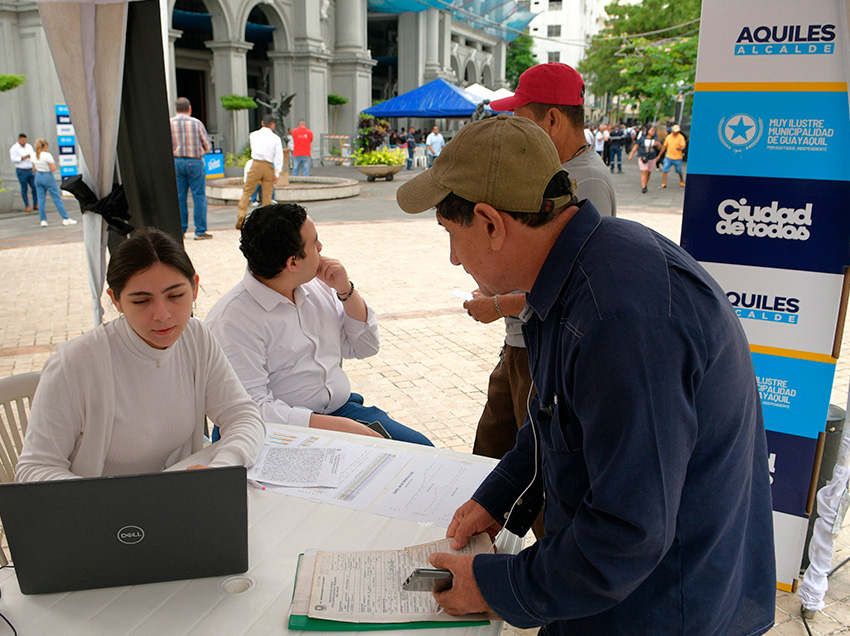 2770 atenciones se brindaron en el primer día de la Feria Compartir Ciudadano