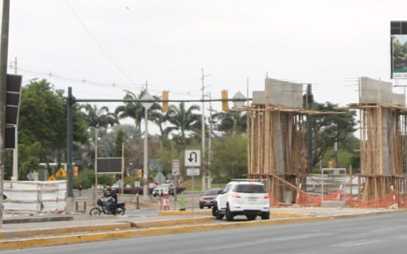 Hormigonado de paso peatonal requiere cierre total nocturno en la vía a la Costa