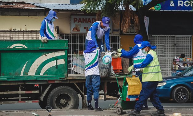 Barrido, lavado de calles y recolección de desechos abarca los distintos sectores de Guayaquil