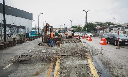 Comenzó demolición de la base de hormigón de parada ‘Aviación Civil Este’ de Metrovía