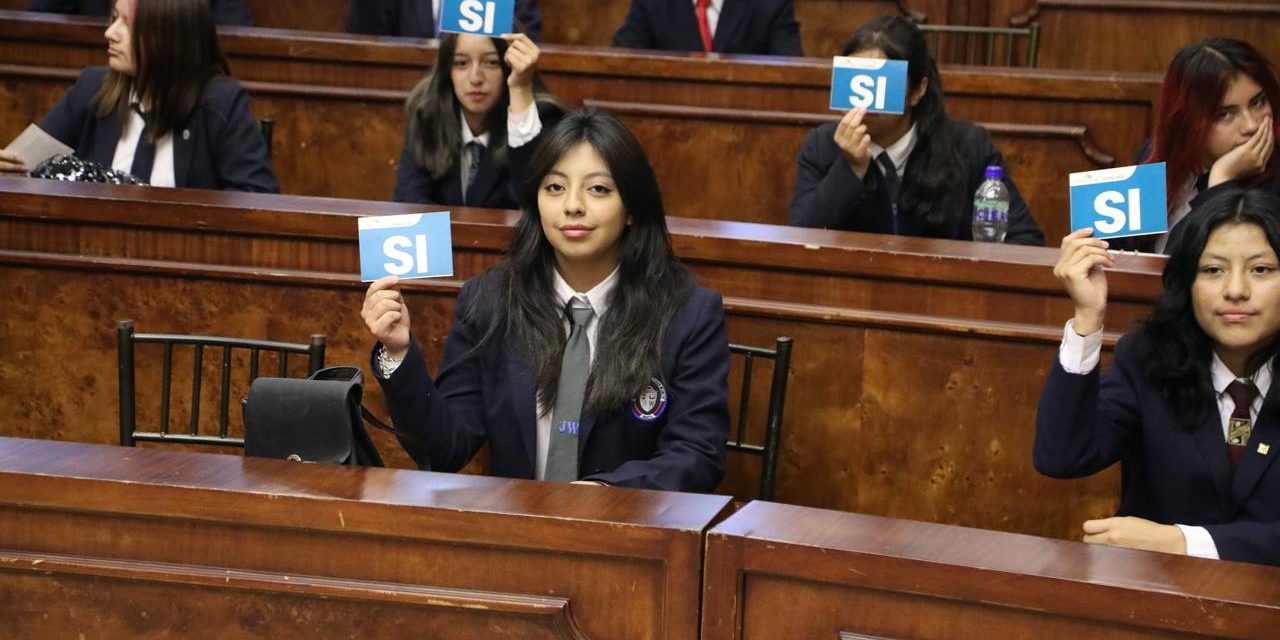 Estudiantes participaron en Simulación Parlamentaria “La Asamblea en Mi Colegio”