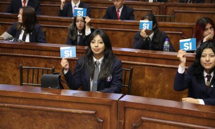 Estudiantes participaron en Simulación Parlamentaria “La Asamblea en Mi Colegio”