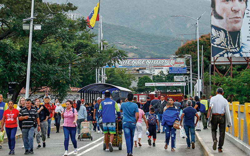 Venezuela cierra la frontera con Colombia durante 3 días por una “conspiración internacional”