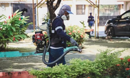 Brigada municipal de fumigación llegó hasta la ciudadela Guayacanes