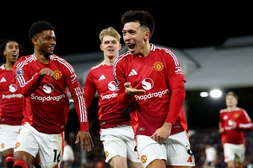 Manchester United, con golazo de Lisandro Martíinez, consigue un triunfo valioso sobre Fulham