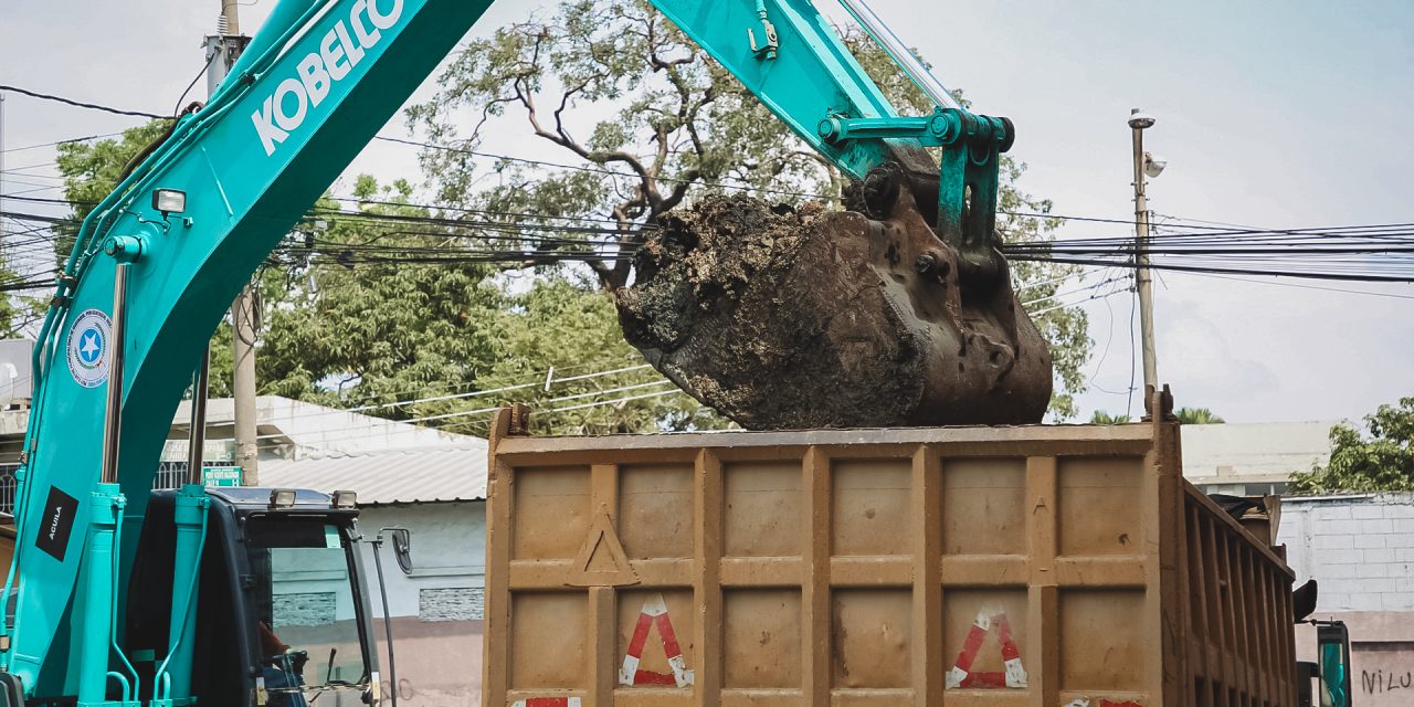 Municipio intensifica trabajos de  mantenimiento vial en Troncal 4 de la  Metrovía