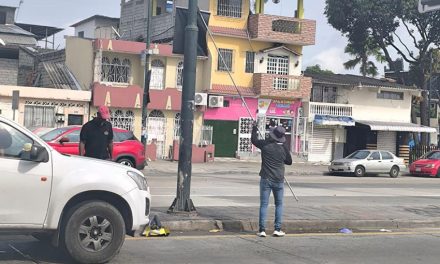 Justicia y Vigilancia retira propaganda política en zonas prohibidas por ordenanza municipal