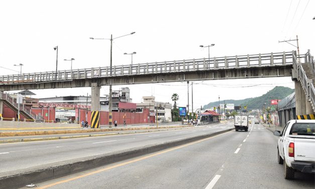 Municipio interviene tercer paso peatonal como parte de un plan integral de mantenimiento