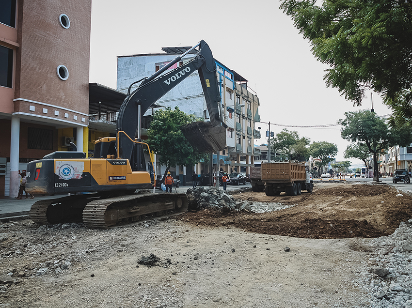 Municipio intensifica trabajos viales en 6 cuadras del centro de la ciudad