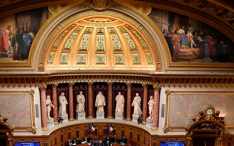 Francia tiene presupuesto para 2025