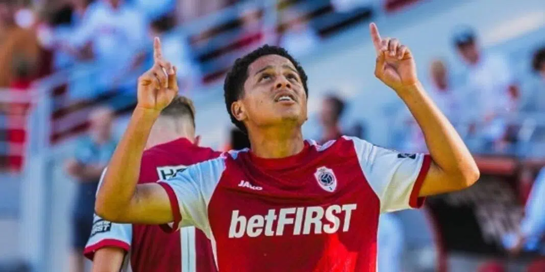 Malas noticias desde Bélgica: Anthony Valencia sufrió una grave lesión