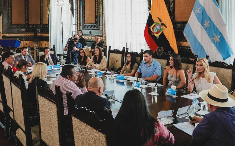 Guayaquil declara personas no gratas a Martín Pallares y Pablo Guerrero por comentarios sobre el voto costeño