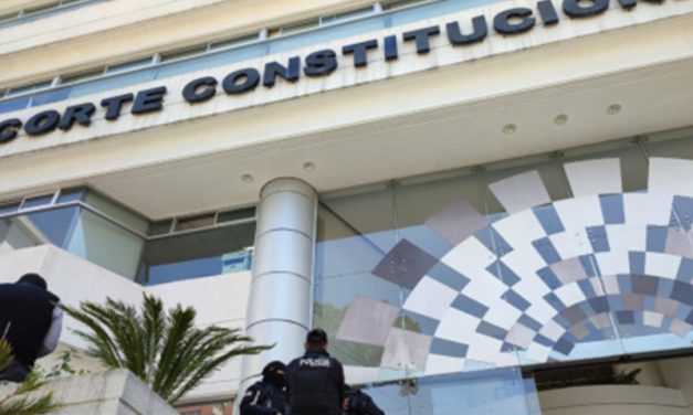 Estos serían los tres nuevos jueces de la Corte Constitucional: Claudia Salgado, José Terán y Jorge Benavides