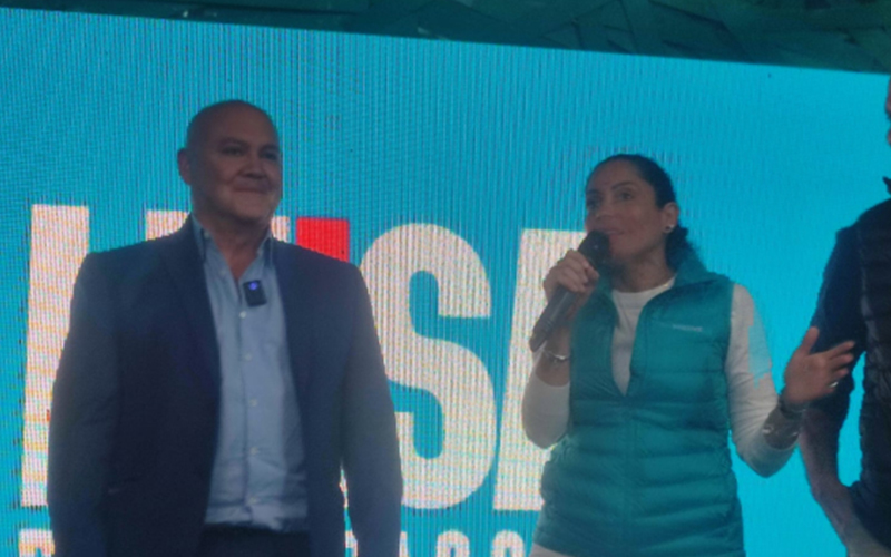 “Hemos vencido”, dijo la candidata correísta Luisa González, desde su sede de campaña en Quito