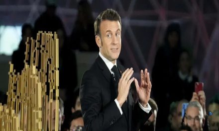 Macron asegura que ayudará a que Ucrania lidere negociación