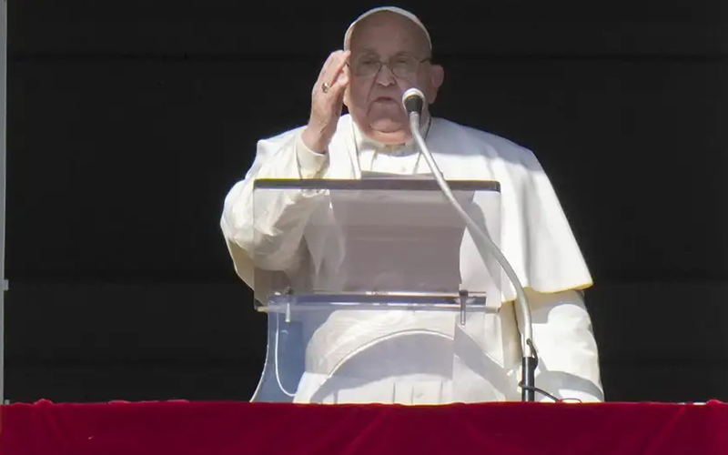 El papa Francisco pasó una noche tranquila y sigue estable