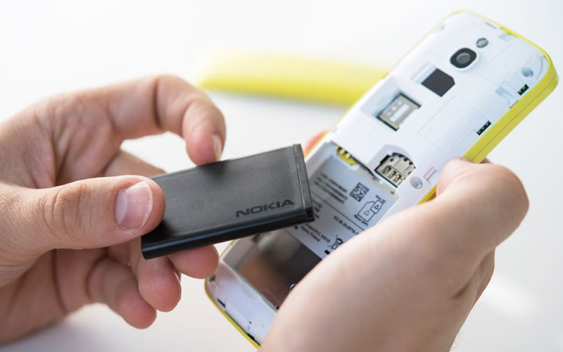 Por qué se inflan las baterías de los teléfonos y computadores y qué hacer cuando esto ocurre