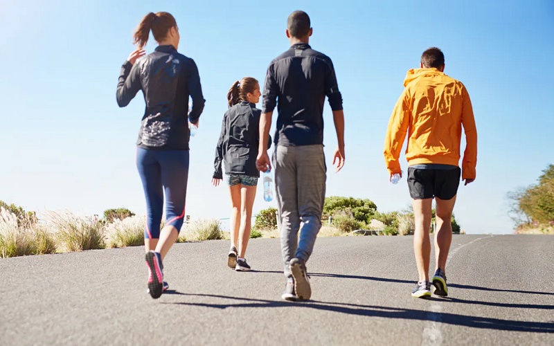 Cuántas calorías podrías quemar en 30 minutos de caminata y cómo ayuda a tu salud