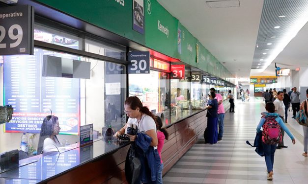 Más de 240 mil ciudadanos se movilizaron desde las Terminales Terrestres de Guayaquil durante el fin de semana