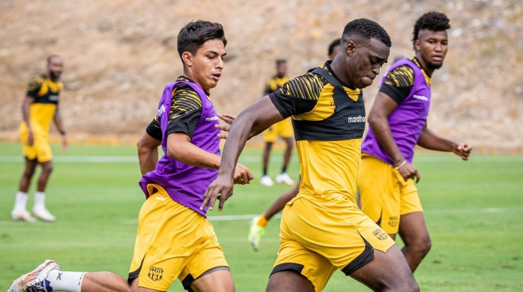 Barcelona SC entrena enfocado en la noche amarilla de Quito