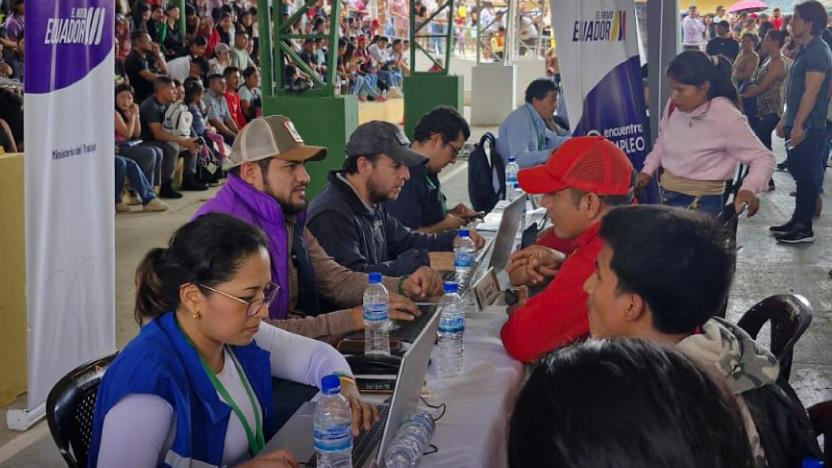 El empleo informal en Ecuador alcanzó una tasa de 56% en enero de 2025, la más alta en ese mes desde 2021