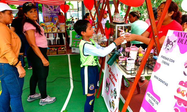 Municipio de Guayaquil impulsa emprendimientos con feria comunitaria