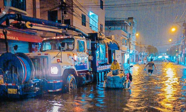 Municipio de Guayaquil despliega más de 150 funcionarios para atender emergencia por intensas lluvias