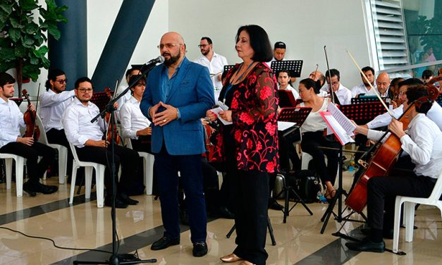 Orquesta Filarmónica llevó su música al hospital Alfredo Paulson