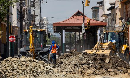 Pavimentación de carriles para la Troncal 4 de la Metrovía avanza en 42%