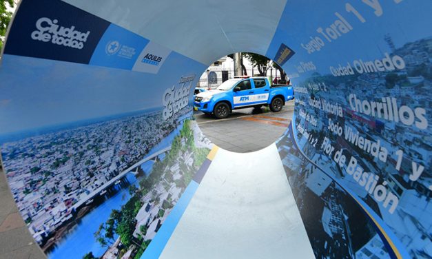 Símbolo de obra histórica de agua potable se exhibe en la Plaza de la Administración
