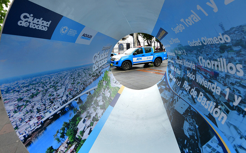 Símbolo de obra histórica de agua potable se exhibe en la Plaza de la Administración