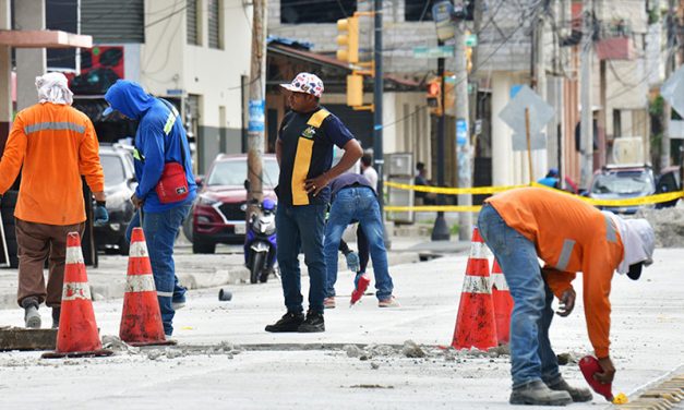 Trabajos en la calle García Moreno, en el centro de Guayaquil, avanzan un 80%