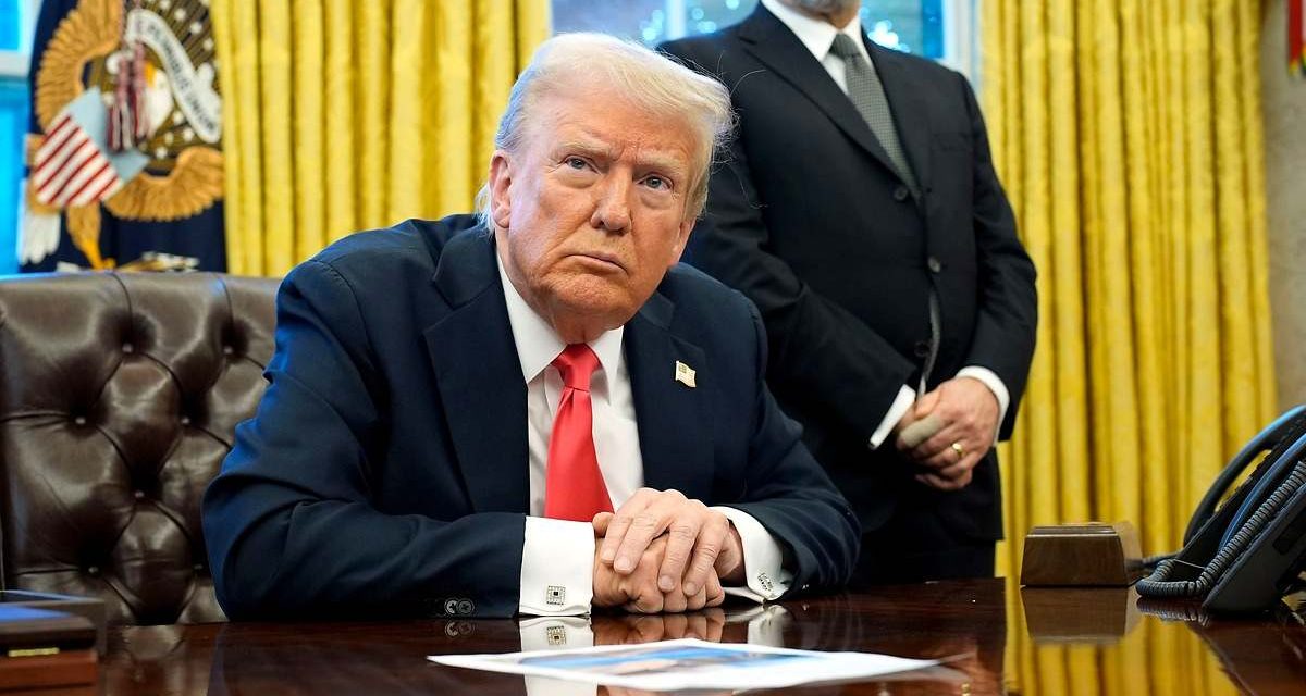 Trump anuncia que los aranceles contra Canadá y México entrarán en vigor el 4 de marzo y un 10% extra contra China