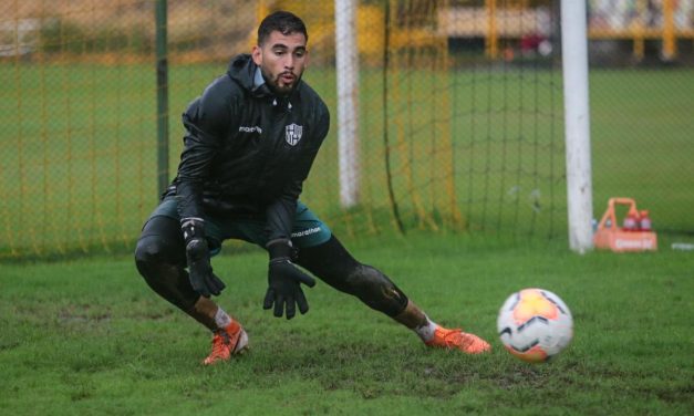 Víctor Mendoza pone fin a su etapa en Barcelona y su destino está en la capital o Cuenca