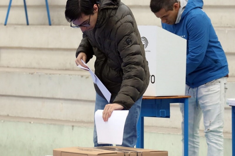 El voto joven en 2025: más allá de las redes sociales y la política