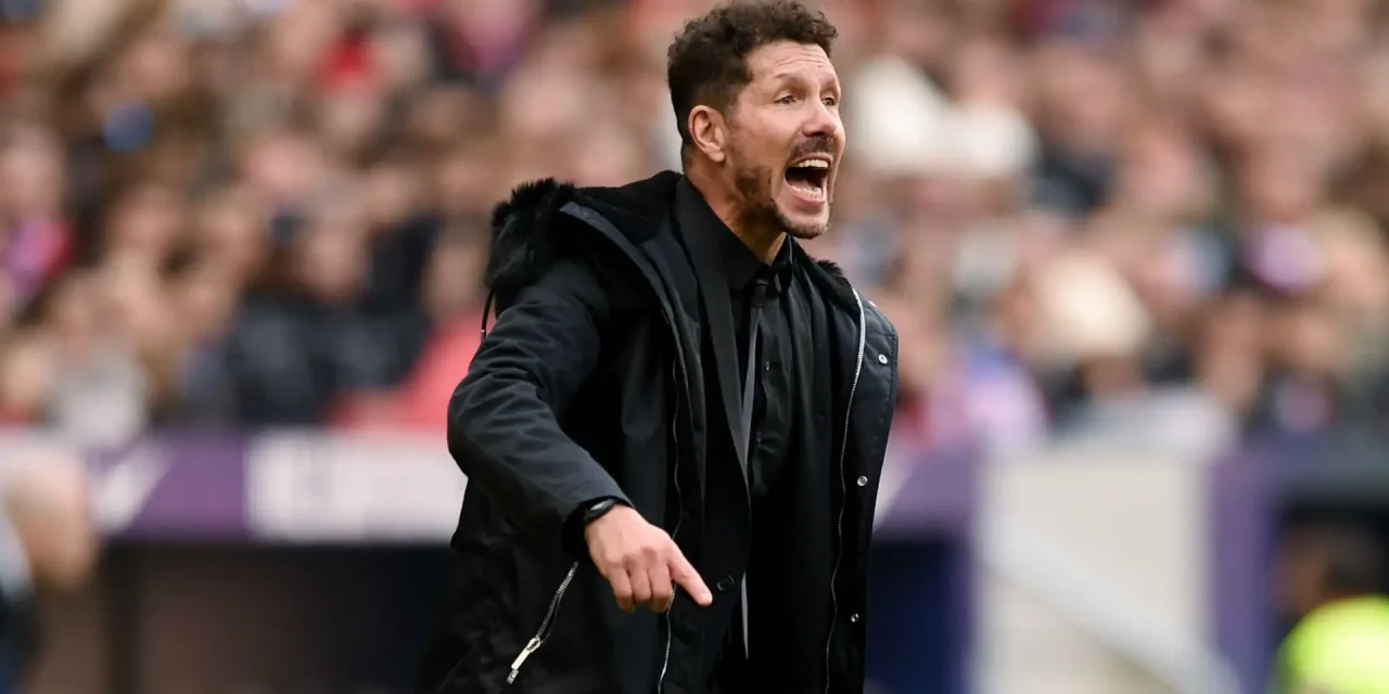 LALIGA | Los hinchas del Atlético de Madrid explotaron contra Simeone por sacar a Julián Álvarez