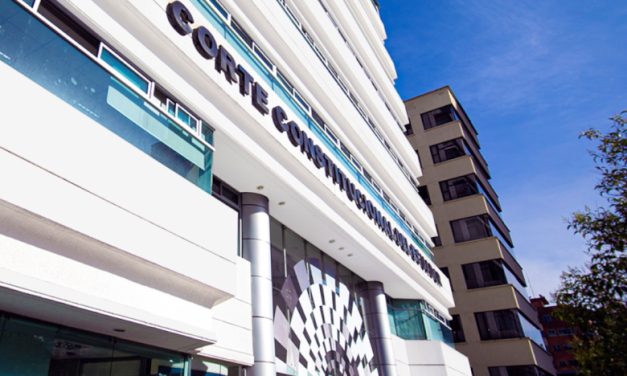 La Corte Constitucional tiene nuevos jueces: Claudia Salgado, José Terán y Jorge Benavides
