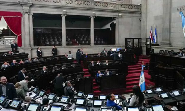 Congreso de Guatemala derogará polémico aumento salarial
