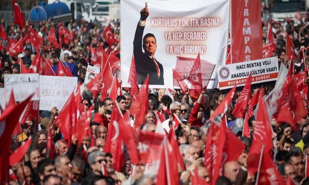 Nueva protesta en Estambul contra la detención de Imamoglu