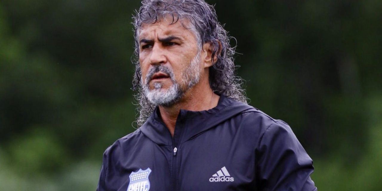 Emelec llegó a un acuerdo de pago con Leonel Álvarez