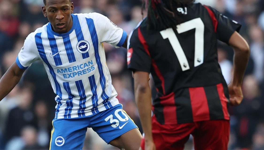 Pervis Estupiñán fue titular en la victoria del Brighton