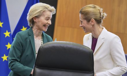La UE cierra la puerta a los fabricantes de armamento de EE.UU. en su plan de defensa