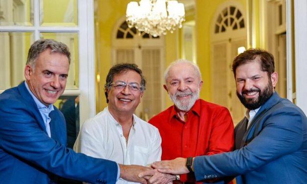 Gustavo Petro propondrá al próximo presidente de Ecuador reabrir sede de la Unasur en Quito