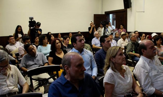150 personas participaron en la charla “Las calles de Guayaquil”