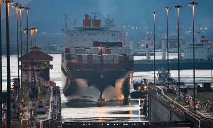 China sube la tensión en el canal de Panamá: insta a la dueña de los puertos a que cancele la venta a EEUU y amenaza con vetar la operación