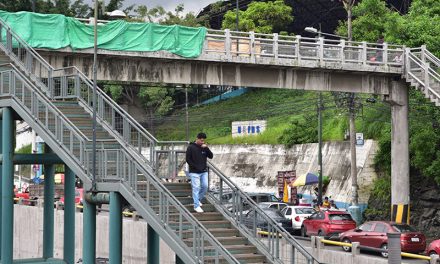 Suspensión temporal nocturna de la Parada Colegio Dolores Sucre por mantenimiento de paso peatonal.