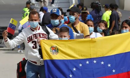 Llegan a Venezuela más de 199 deportados desde EE.UU.