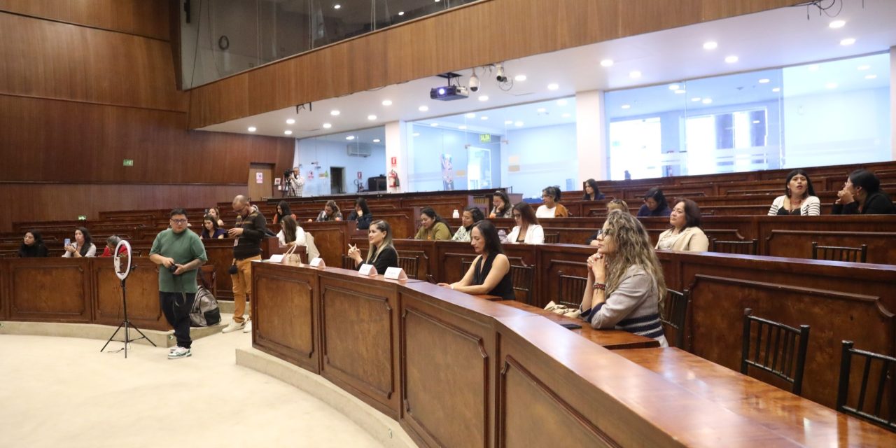 Evento “Financieramente Libres” se desarrolló en conmemoración del Día Internacional de la Mujer