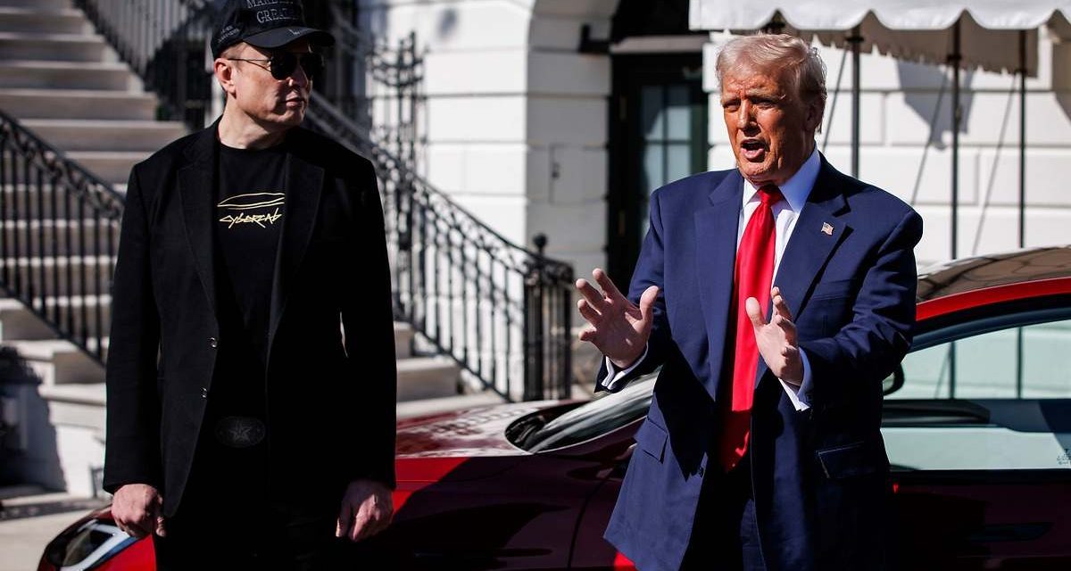 La justicia bloquea los despidos masivos de Trump y retrasa el gran plan de recortes de Musk